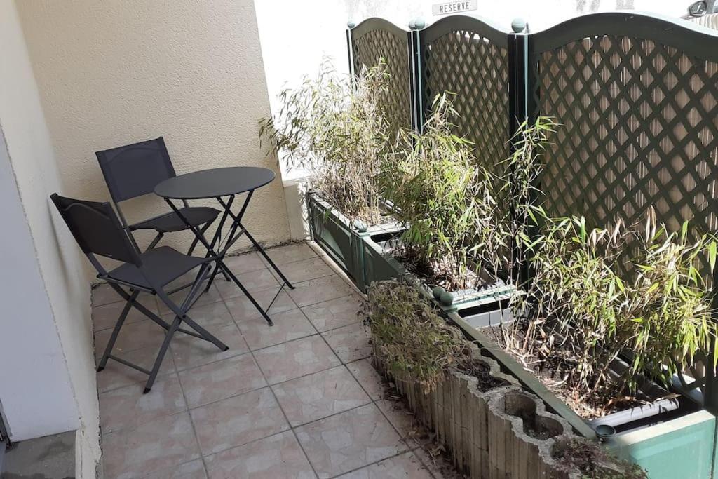 Au Calme A 400 M De La Plage. Apartment *